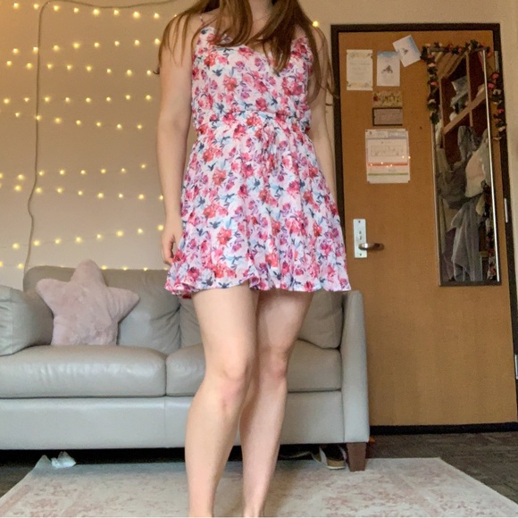 Francesca’s Floral Dress - Picture 2 of 9